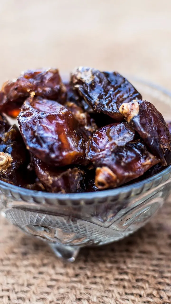 छुआरे की तरह दिखाने वाला ये सुपरफ्रूट दिल को रखेगा स्वस्थ, बस जान लें किस तरह से करें सेवन