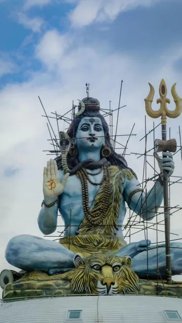 महाशिवरात्रि पर इन राशियों का बन रहा सर्वार्थ सिद्धि योग, जानें किन 6 राशि वालों की चमकेगी क़िस्मत