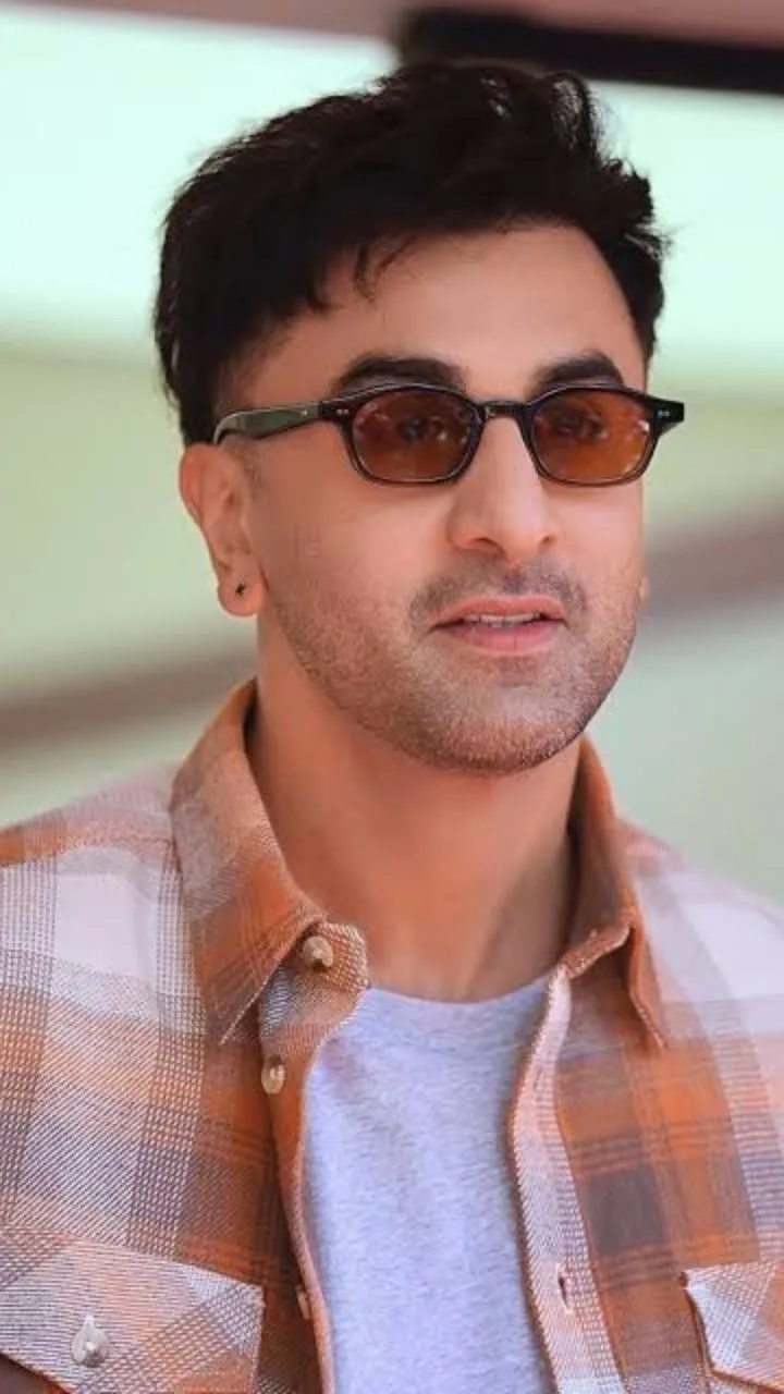 'रामायण' के राम रणबीर कपूर पर लगा 5800 करोड़ का दांव, 3 साल में आएंगी ये बड़ी 6 बड़ी फ़िल्में!