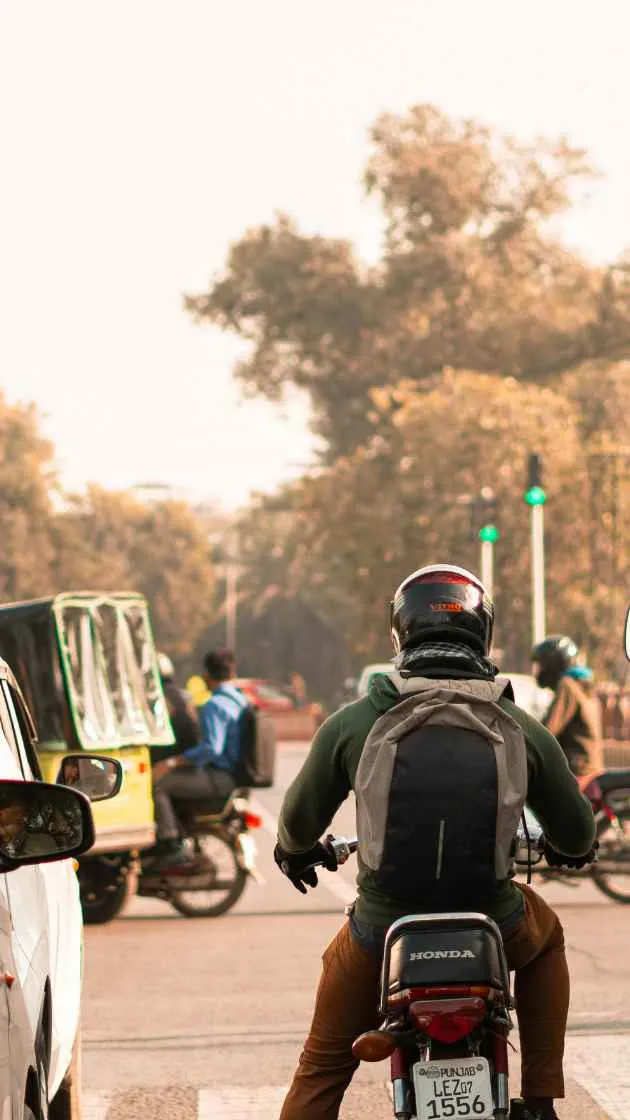ओवरस्पीडिंग में कटा हजारों का चालान? ऐसे कराएं सस्ते में निपटारा