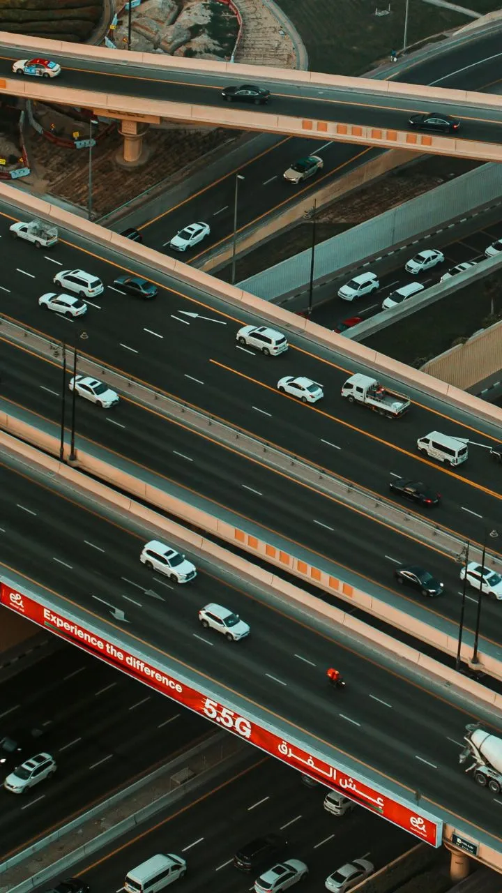 Road Safety Tips: Expressway पर गाड़ी खराब हो जाए तो क्या करें? जानें कहां खड़ी करनी है कार