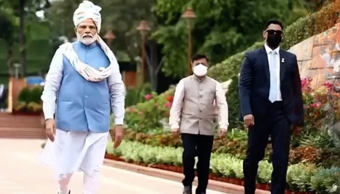 ‘मोदी जी’ हिंदुओं को 56 इंच वाली सरकार चाहिए, U Turn लेना छोड़िए
